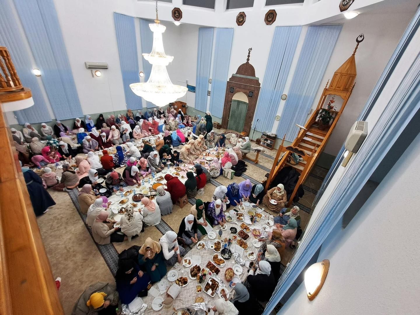 Radost ramazana u Zvorniku: Vrijedne džematlijke spremile iftar za 140 postača