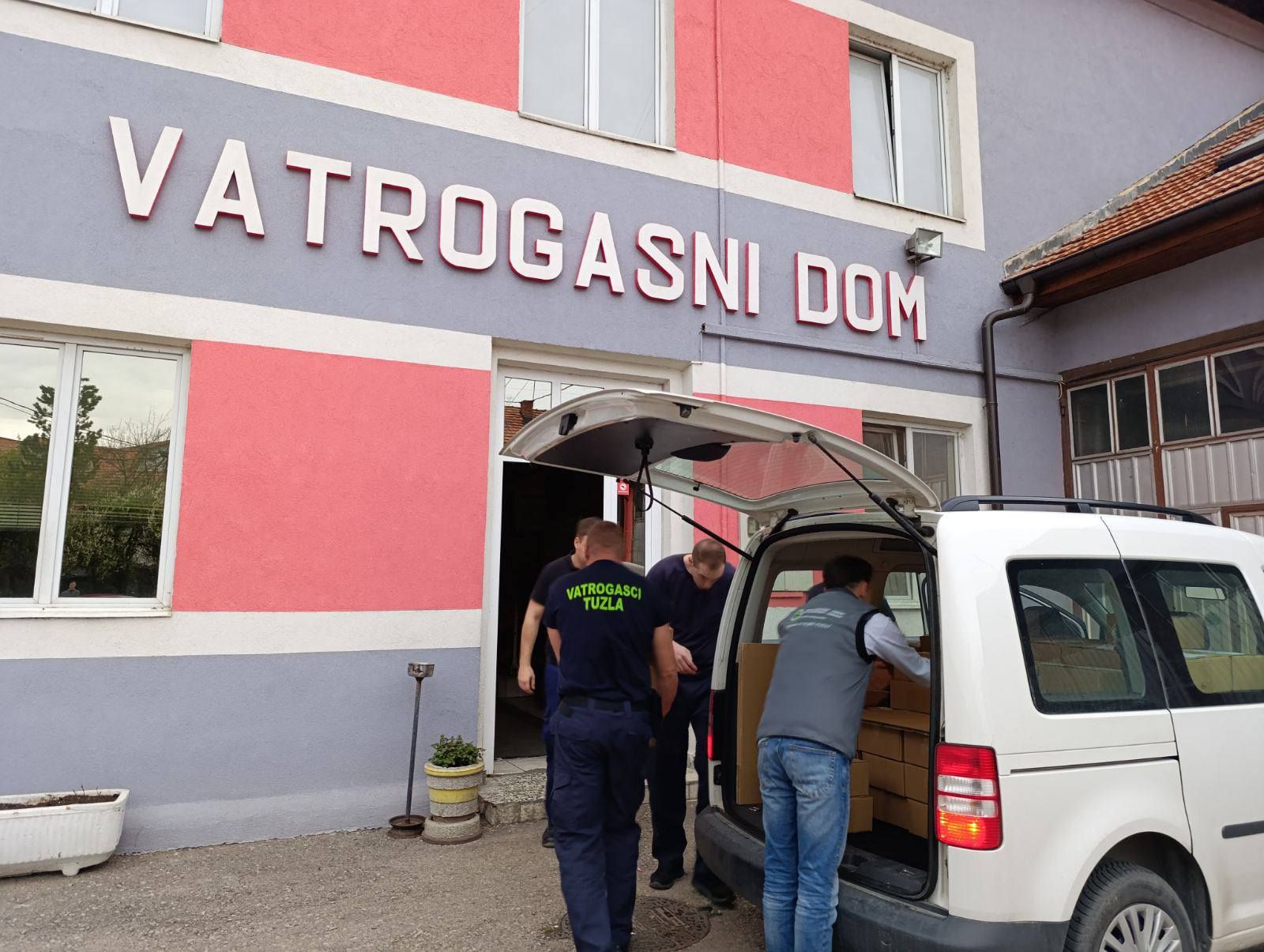 Vrijedni uposlenici centralne kuhinje Prihvatnog centra Duje u Doboj Istoku, danas su pripremili dodatnih 900 iftara koje su naši uposlenici upakovali i dostavili na više lokacija 