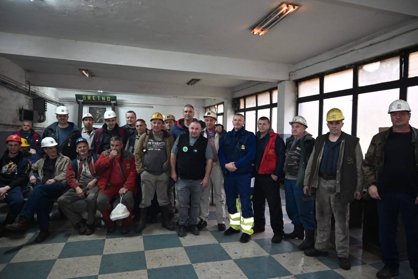 Vrijedni uposlenici centralne kuhinje Prihvatnog centra Duje u Doboj Istoku, danas su pripremili dodatnih 900 iftara koje su naši uposlenici upakovali i dostavili na više lokacija 