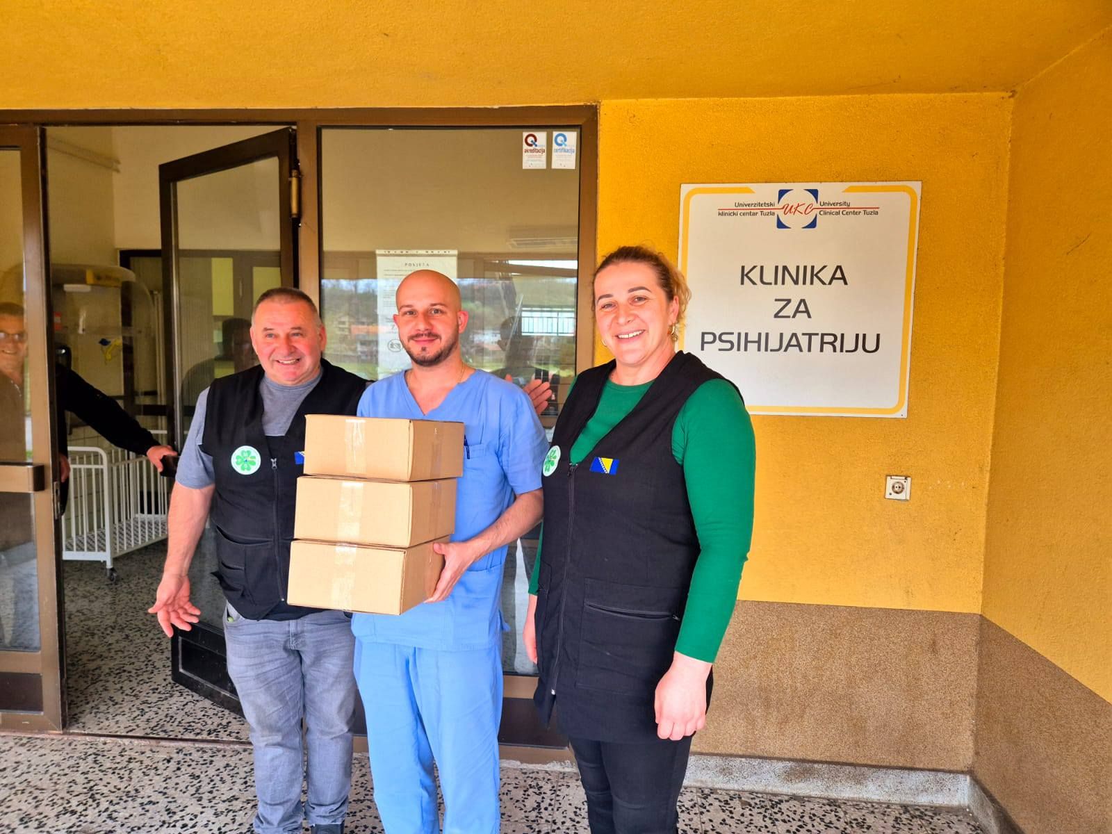 Vrijedni uposlenici centralne kuhinje Prihvatnog centra Duje u Doboj Istoku, danas su pripremili dodatnih 900 iftara koje su naši uposlenici upakovali i dostavili na više lokacija 