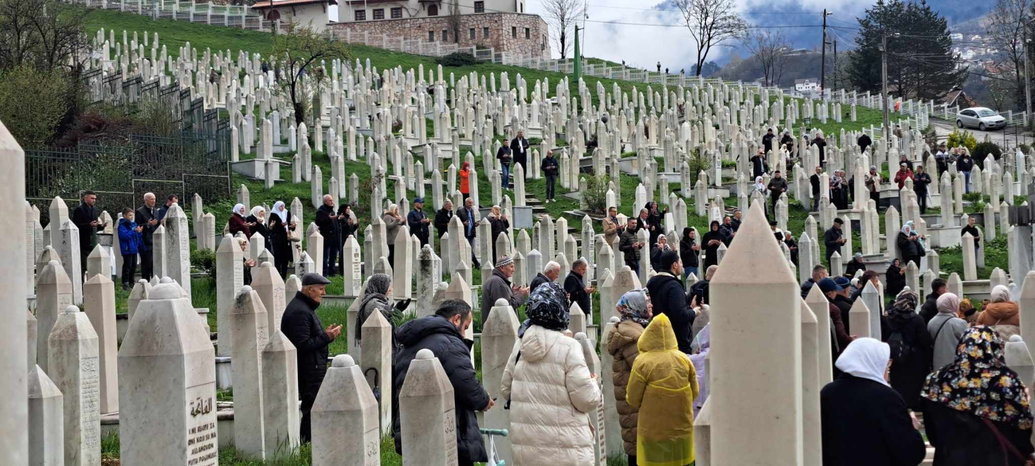 I nakon 30 godina od sloma oružane agresije na našu zemlju, reis je kazao kako politički nasrtaji ne jenjavaju