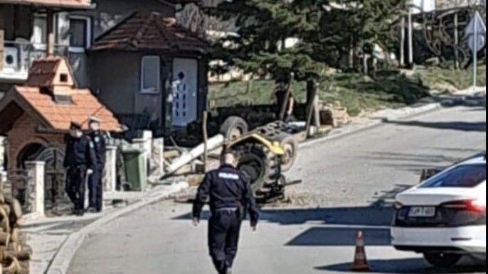 Uviđaj kojim je rukovodio kantonalni tužilac na mjestu događaja izvršili su policijski službenici Policijske uprave Gradačac