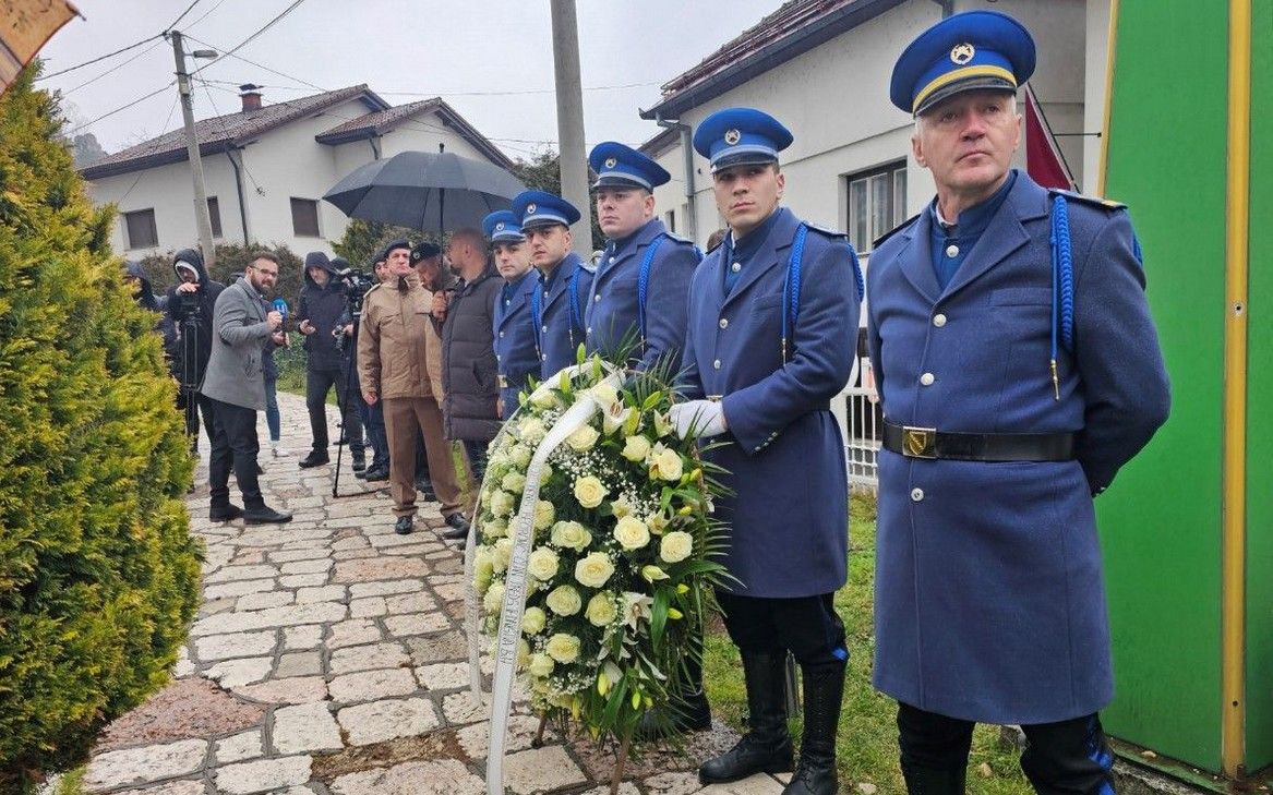 Delegacije će danas položiti cvijeće i na spomen-obilježju ubijenoj djeci opkoljenog Sarajeva 1992-1995. 