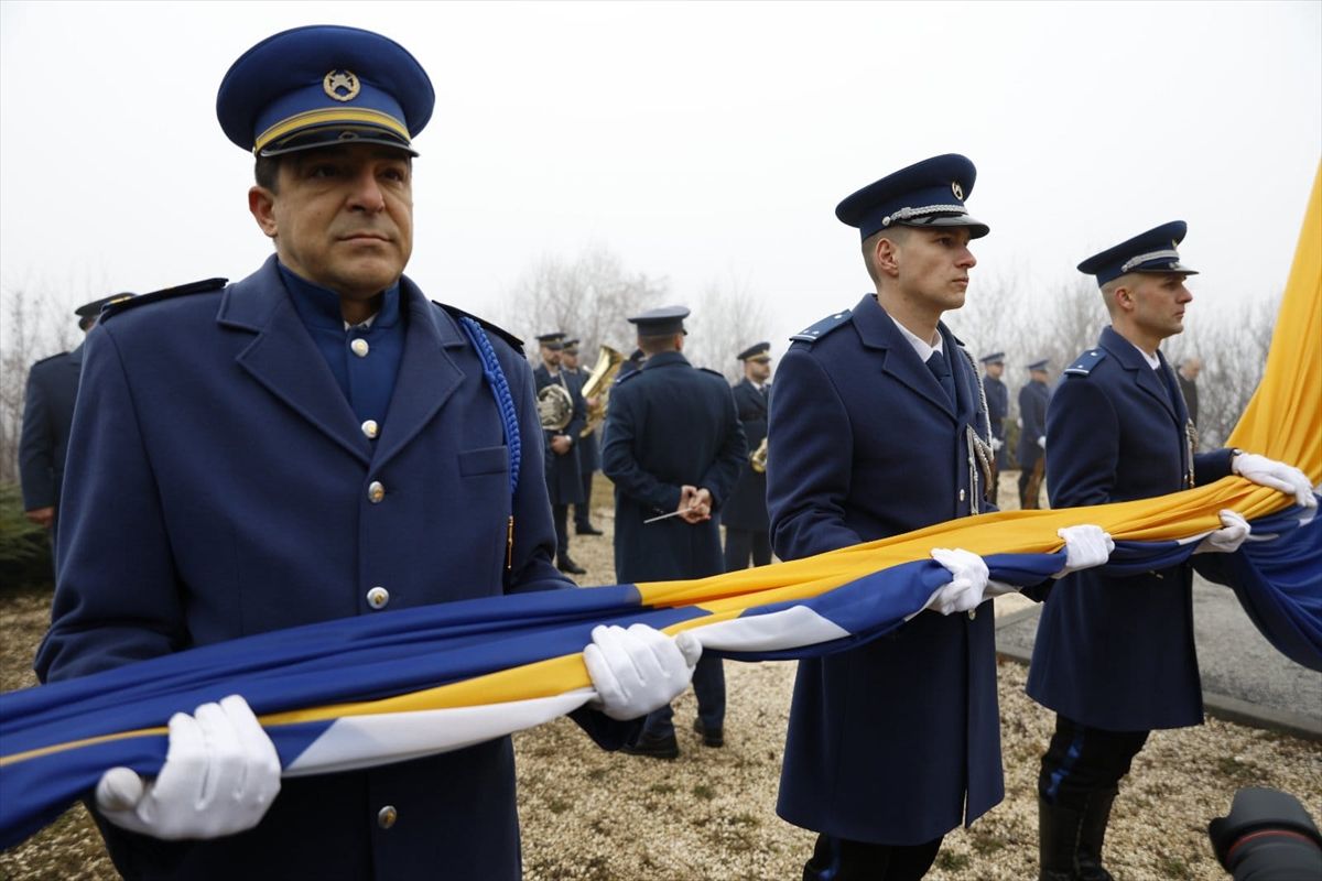 Podizanjem zastave na Humu počelo obilježavanje Dana nezavisnosti Bosne i Hercegovine