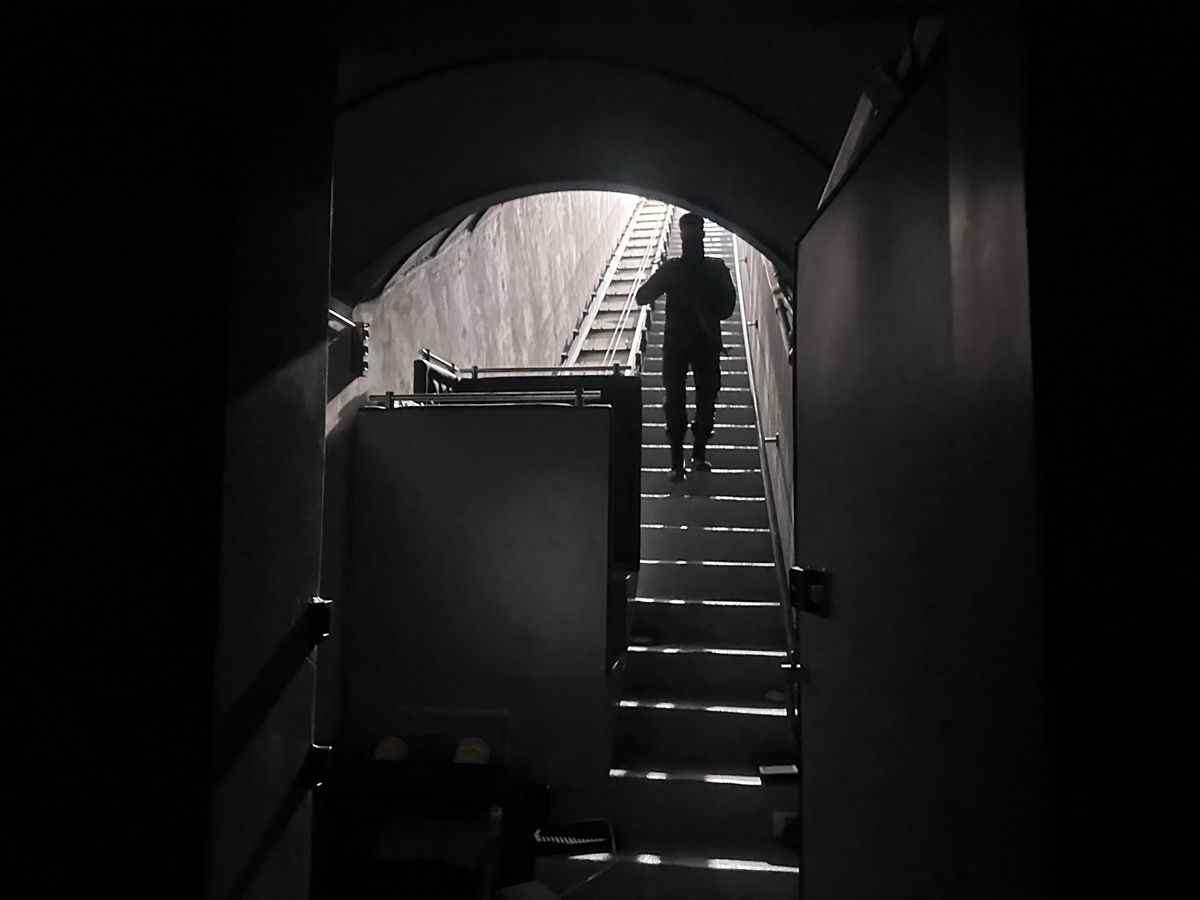  U prostorijama u glavnom tunelu ispod ljetnikovca brata svrgnutog sirijskog vođe pronađeni su ispražnjeni sefovi i pakovanja luksuznih satova