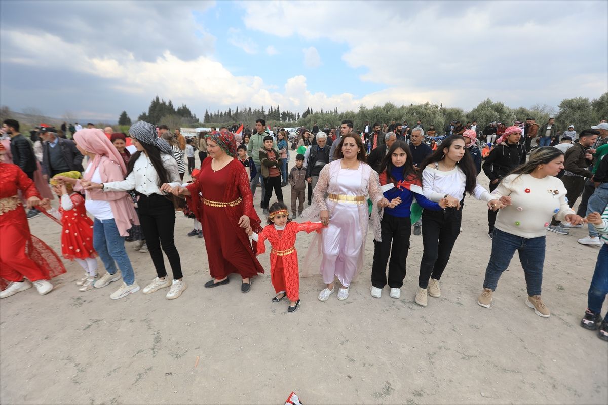 Mještani sirijskog Afrina euforično proslavljaju proljetni festival Nevruz