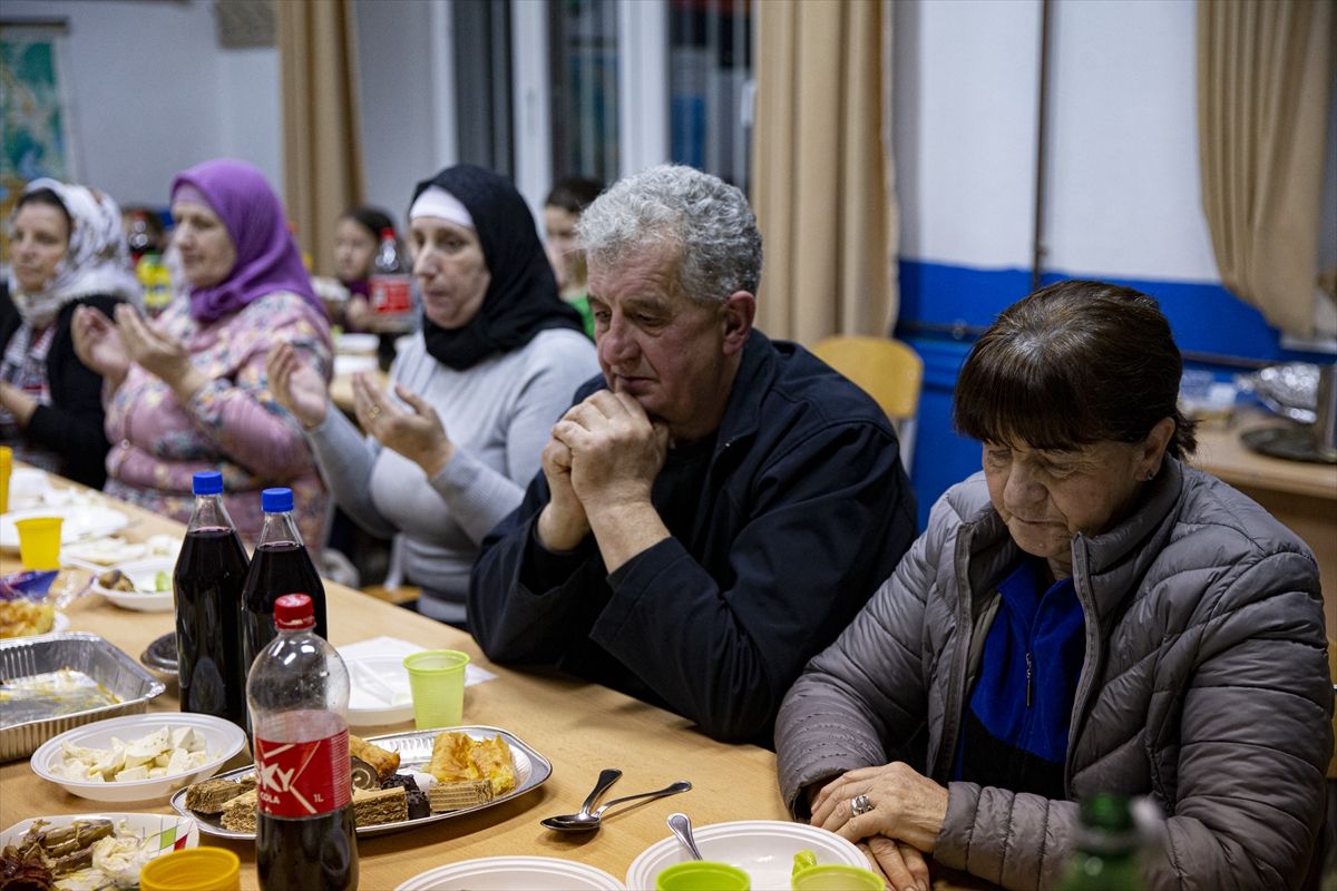 Jurić je naglasio da su ovakvi događaji prilika da se podijeli radost i međusobno približavanje, posebno ove godine kada su se korizma i ramazan vremenski poklopili