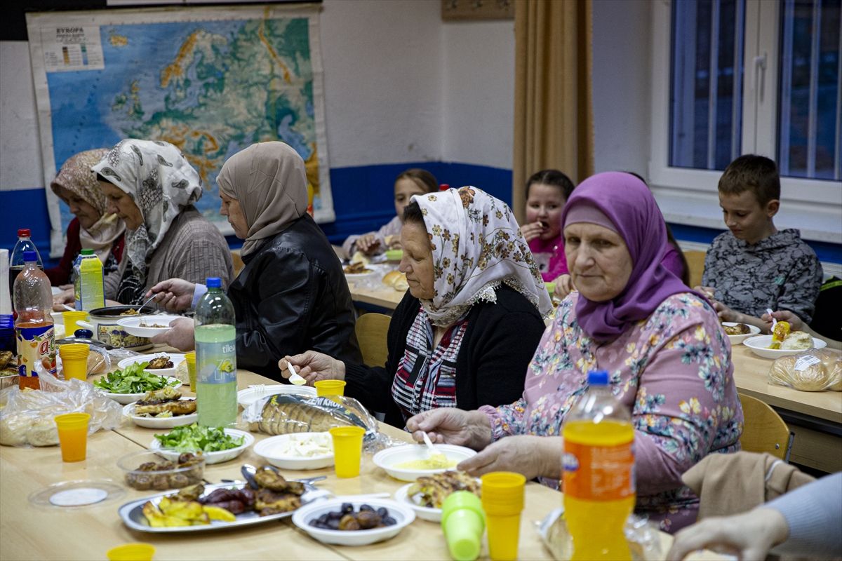 Jurić je naglasio da su ovakvi događaji prilika da se podijeli radost i međusobno približavanje, posebno ove godine kada su se korizma i ramazan vremenski poklopili