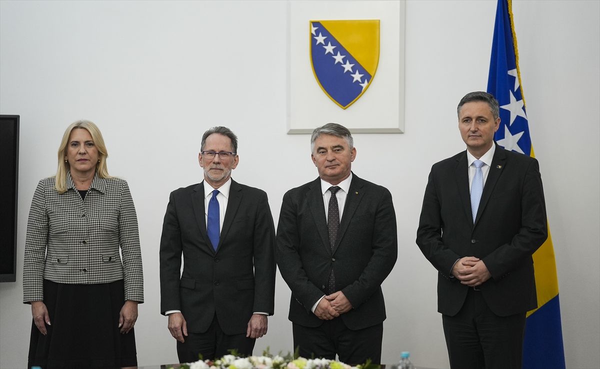 Nepopunjavanje sudijskih mjesta od strane NSRS-a ne samo da podriva rad Ustavnog suda, već osigurava da strane sudije ostanu sve dok se vlast u RS-u ne odluči drugačije.
