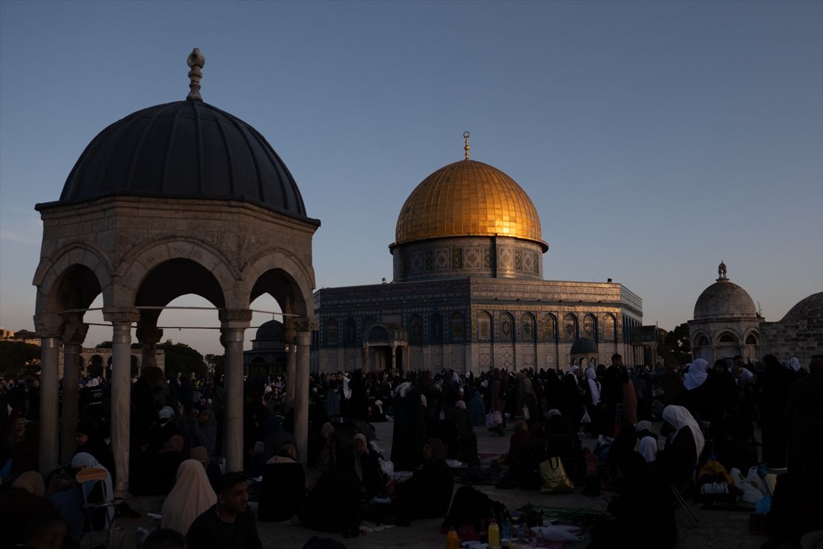 Palestinci iftarili u krugu Al-Akse u noći Lejletul-kadra