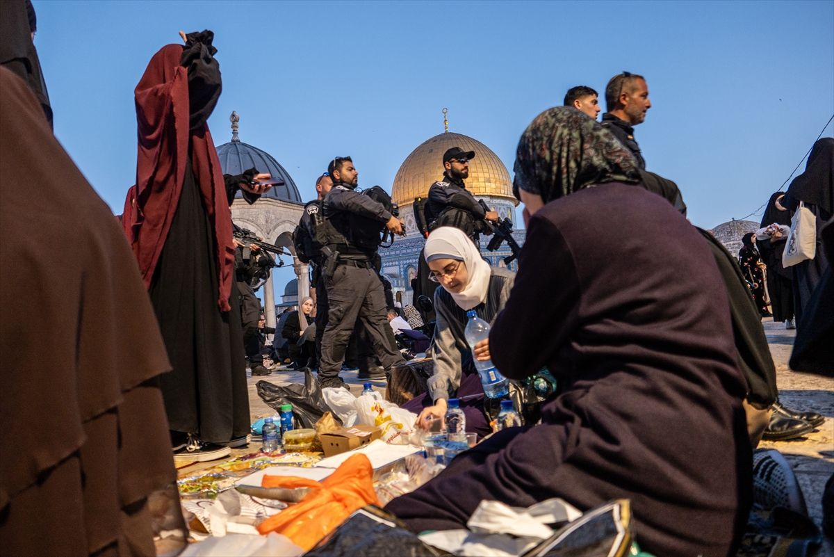 Palestinci iftarili u krugu Al-Akse u noći Lejletul-kadra