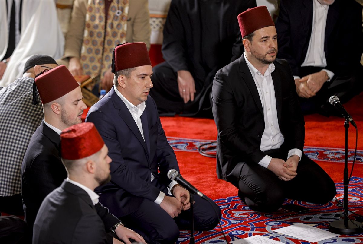  U džamijama širom Bosne i Hercegovine i dijaspore, vjernici su se okupili kako bi zajedno obilježili ovaj poseban trenutak.