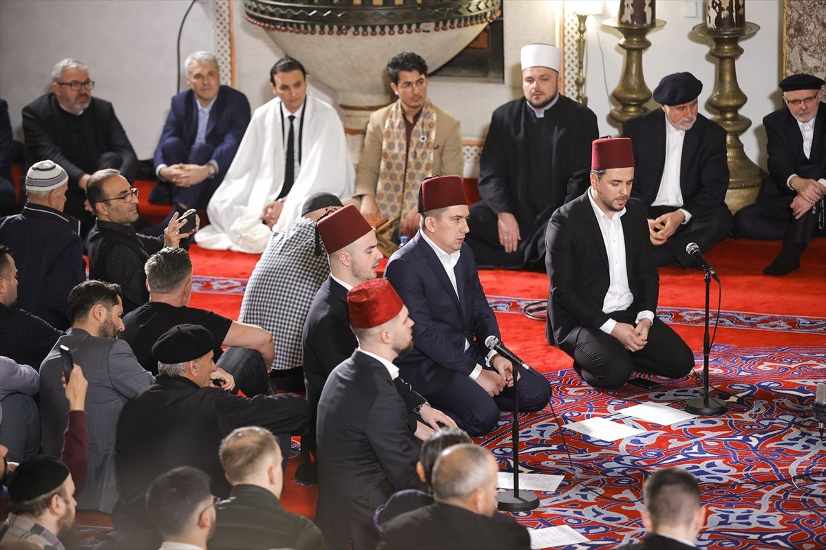  U džamijama širom Bosne i Hercegovine i dijaspore, vjernici su se okupili kako bi zajedno obilježili ovaj poseban trenutak.