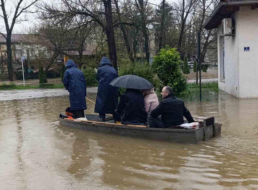 Čovjek hrabrog i velikog srca: Adem Hadžalić iz Prijedora sa čamcem spašavao komšije iz poplave
