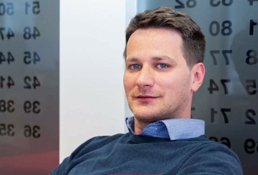 Otrov koji dijeli i podjarmljuje ljude su nacionalističke politike i njihovi promotori, kazao je