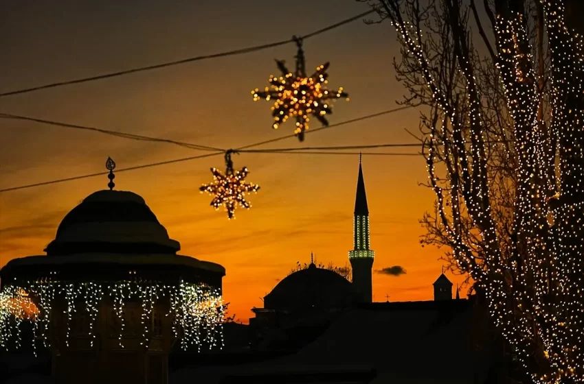 Uz ramazan se pripremaju jela specifična za ovaj mjesec, a posti se od sabaha do akšama