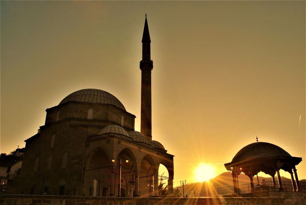 Kada je riječ o Bosni i Hercegovini, prvi će se iftariti stanovnici Bratunca, Srebrenice i Bijeljine