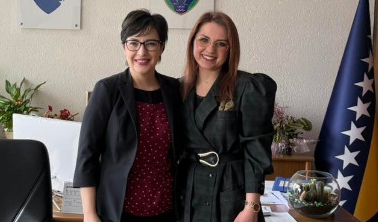 Upoznajte Alenu Kahrimanović, najmlađu doktoricu komunikoloških nauka u srednjoj Bosni