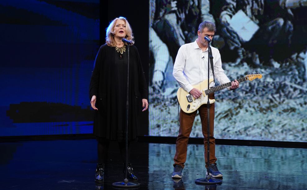 Amra Daka i Mr Amir su nakon dugo vremena u studiju Hayat TV ponovo izveli poznatu pjesmu iz vremena agresije 'Priča o iskonu'