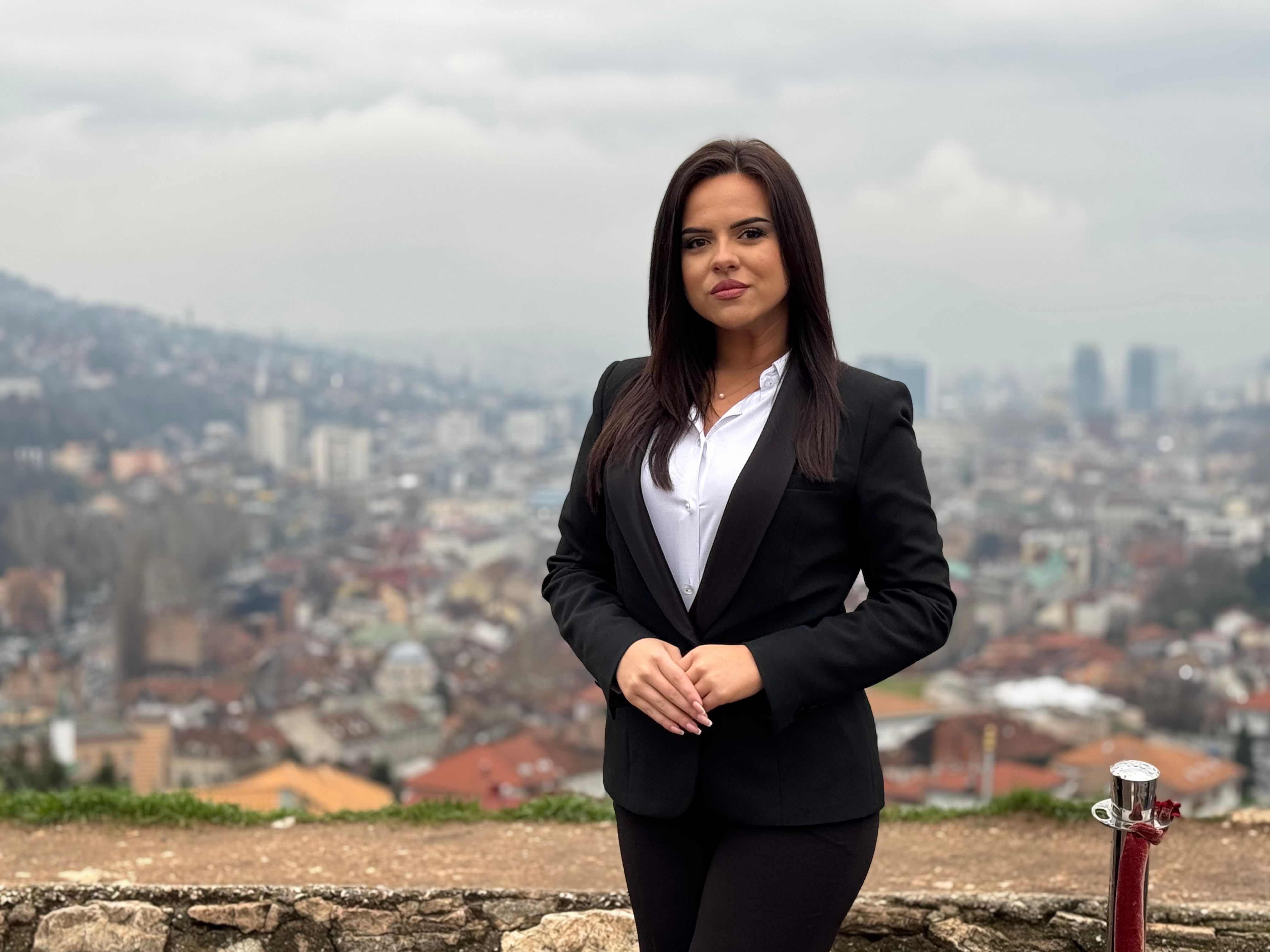 Na Žutoj tabiji, gdje je svaki pogled na Sarajevo simbol nade, Hayat i jutros nastavio svoju misiju