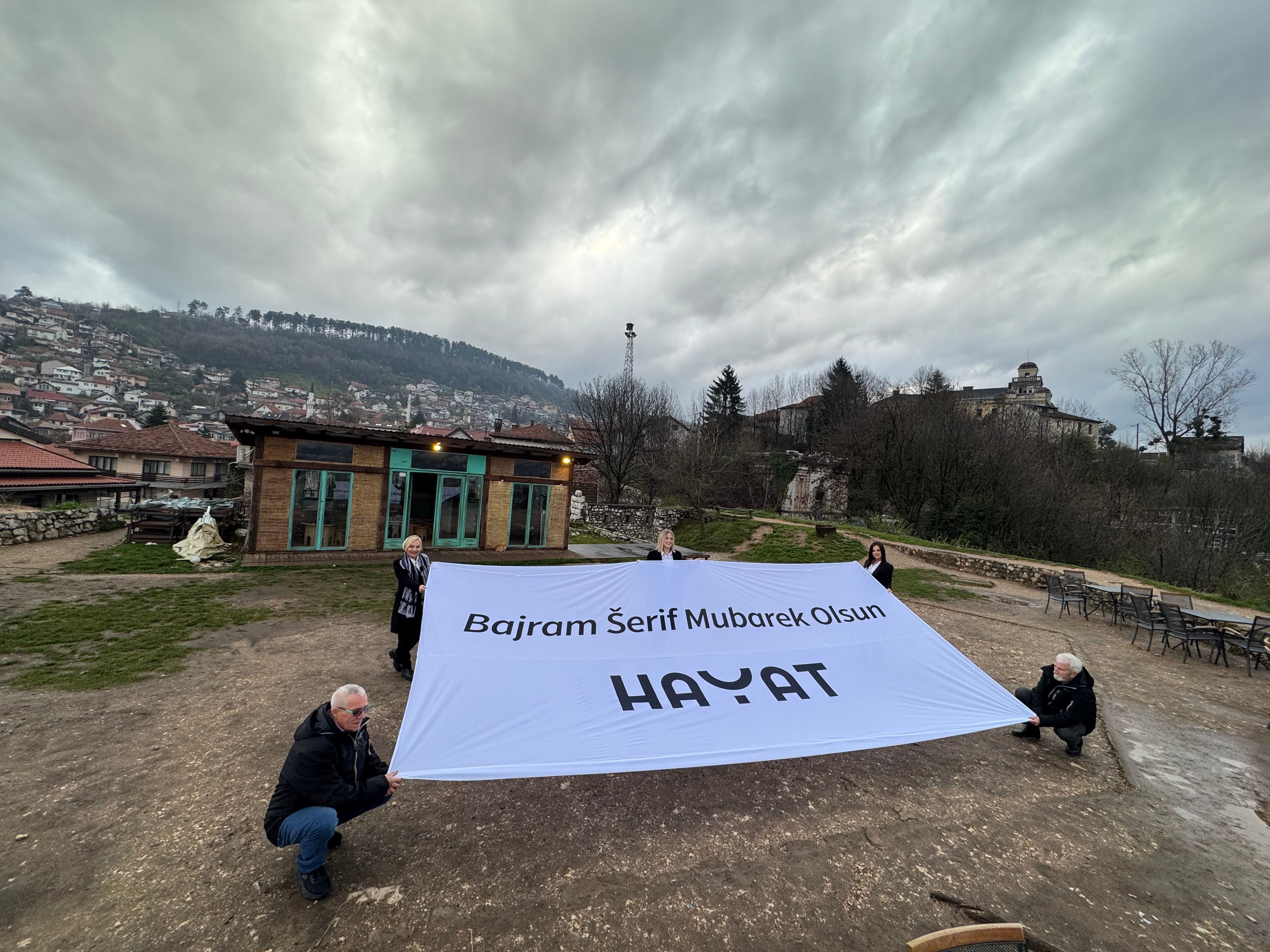 Na Žutoj tabiji, gdje je svaki pogled na Sarajevo simbol nade, Hayat i jutros nastavio svoju misiju