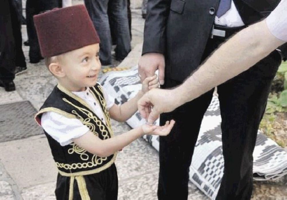 Ramazanski-bajram, jedan od najvećih vjerskih muslimanskih blagdana, širom Bosne i Hercegovine, ali i svijeta, dočekuje se u porodičnom okruženju.