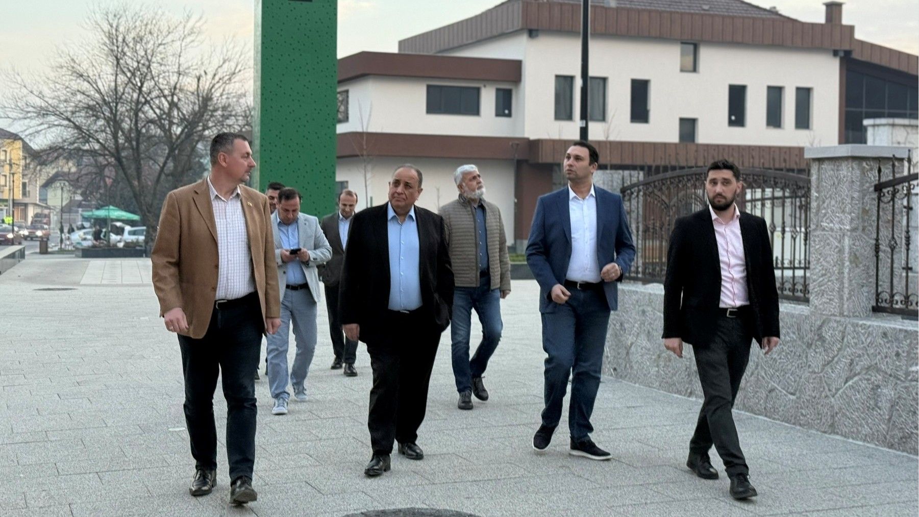 Organizovan iftar u džamiji u Brezi: Prijateljsko raspoloženje BiH i Republike Azerbejdžan