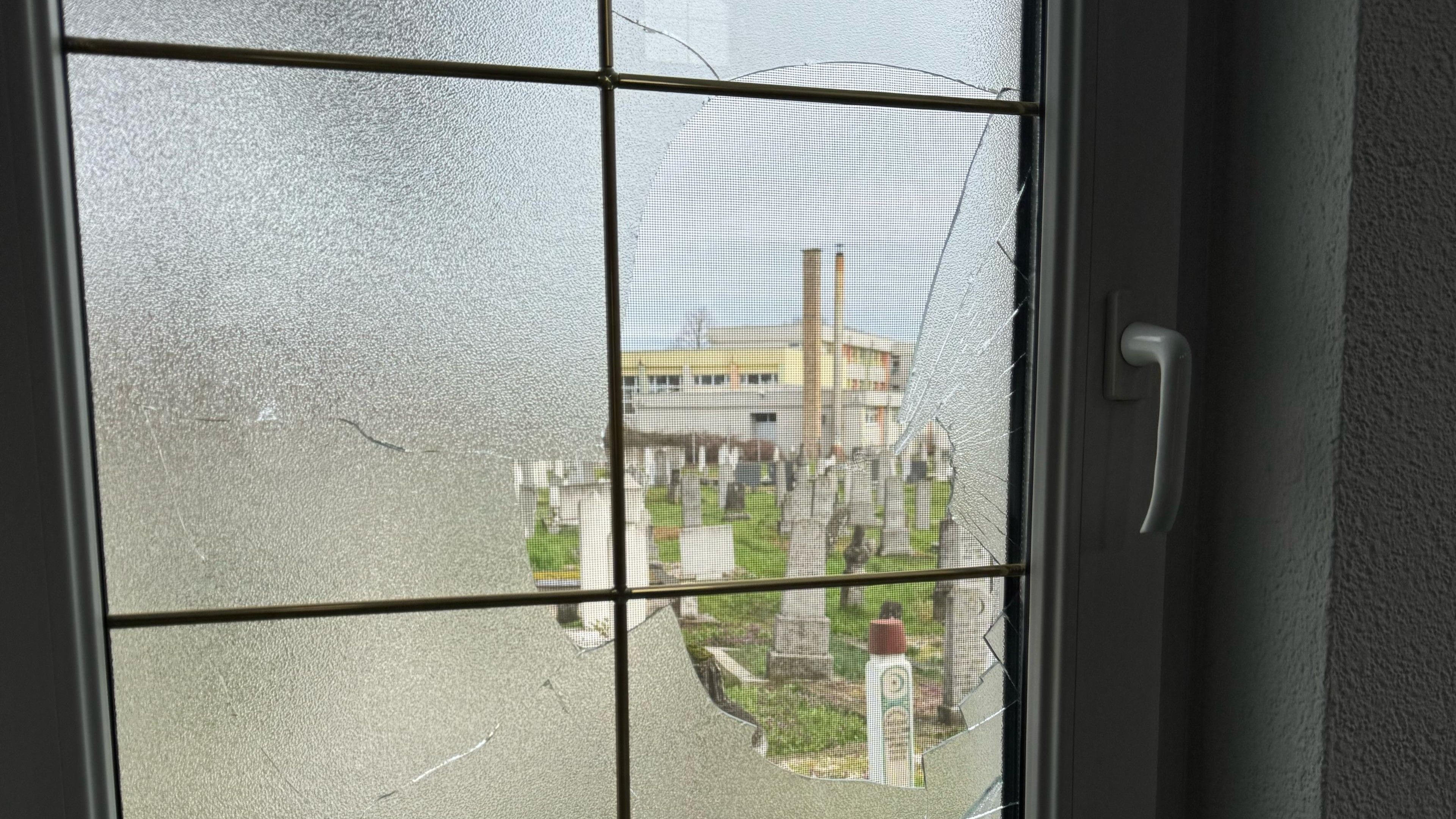 On je dodao da Islamska zajednica apeluje i poziva na mir, te da se nada da će nadležni organi preduzeti sve potrebne korake kako bi se osigurala sigurnost vjerskih objekata