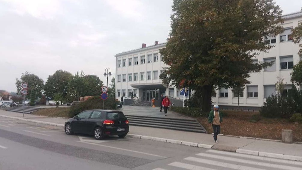 Program stambenog zbrinjavanja Roma ima za cilj poboljšanje osnovnih životnih uslova i integraciju romskih porodica, navedeno je