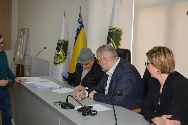 Ovo je jedan od javnih poziva koji podrazumijeva podršku ostalim udruženjima s područja naše općine, a koji objavljujemo svake godine, rekao Hasanović