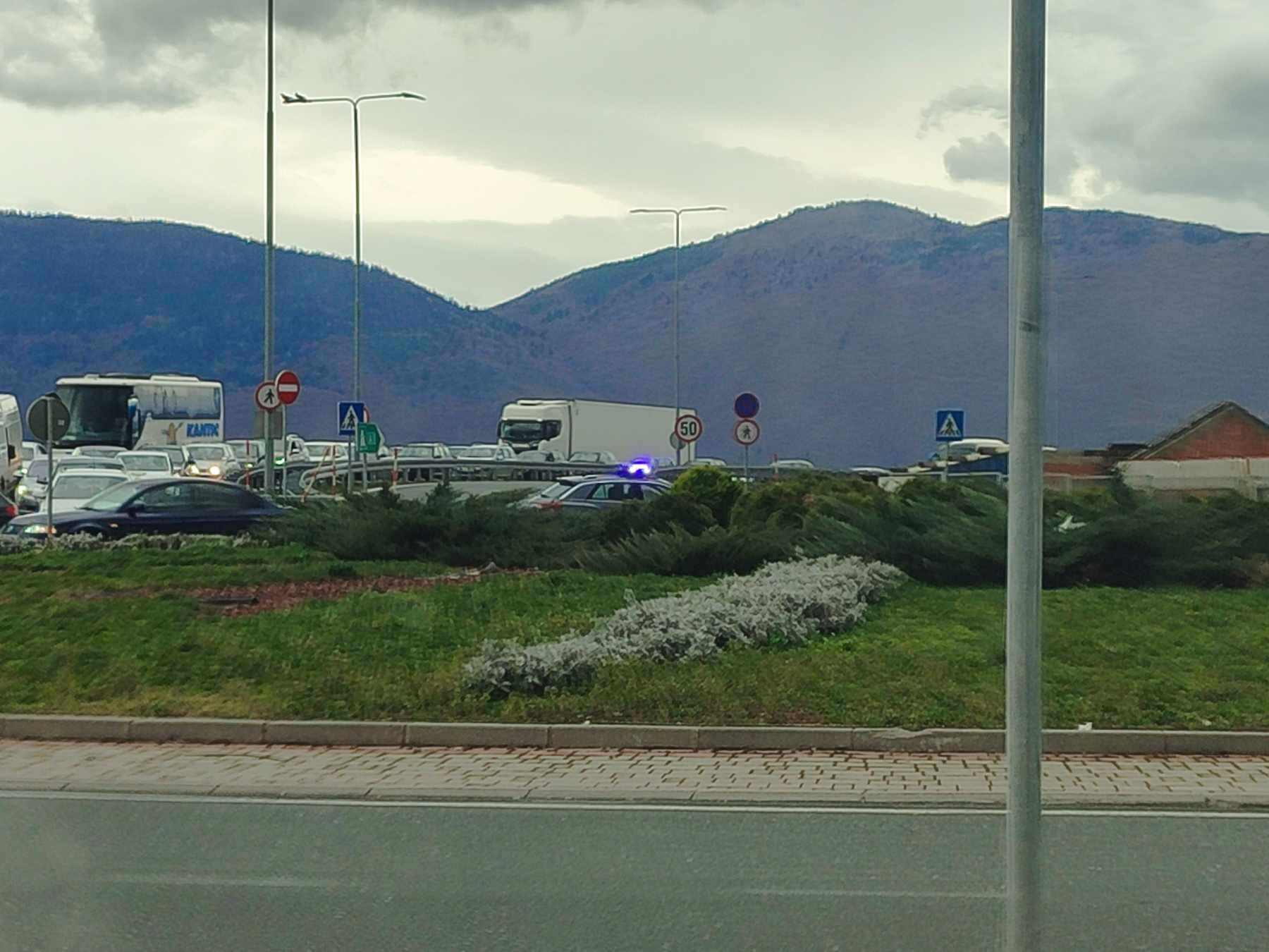 Zbog nesreće su se na ovom potezu stvorile kilometarske kolone