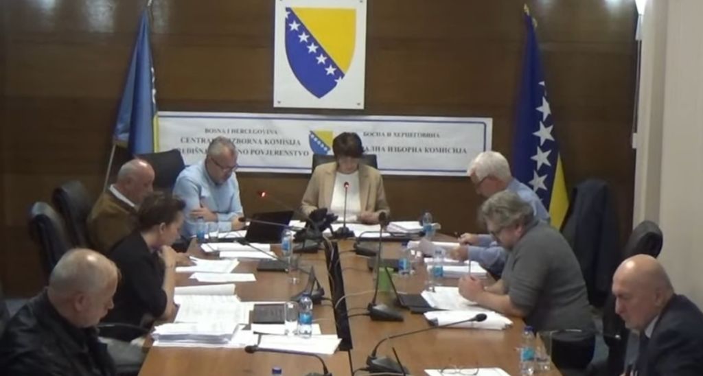 U saopštenju se navodi da političke stranke godišnji finansijski izvještaj podnose elektronski putem aplikacije FI CIK BIH