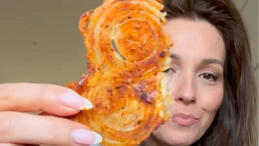 Ako ste ljubitelji popularnih onion ringsa, onda biste mogli jednako tako uživati u ovom novom viralnom jelu