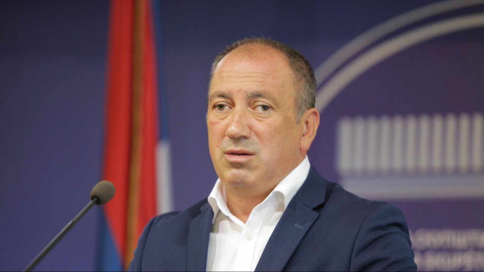 Crnadak je je pozvao da sa 46, 47 ili 48 ruku ne donose odluku o lojalnosti jednom pojedincu