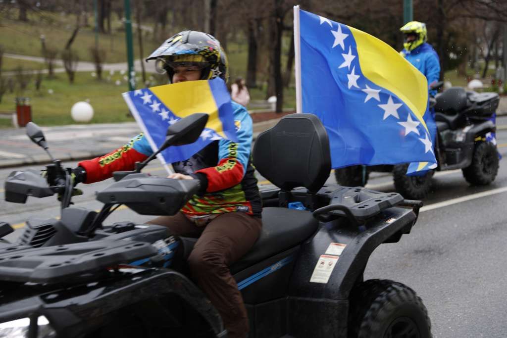 Defile quadova u Sarajevu povodom Dana nezavisnosti BiH