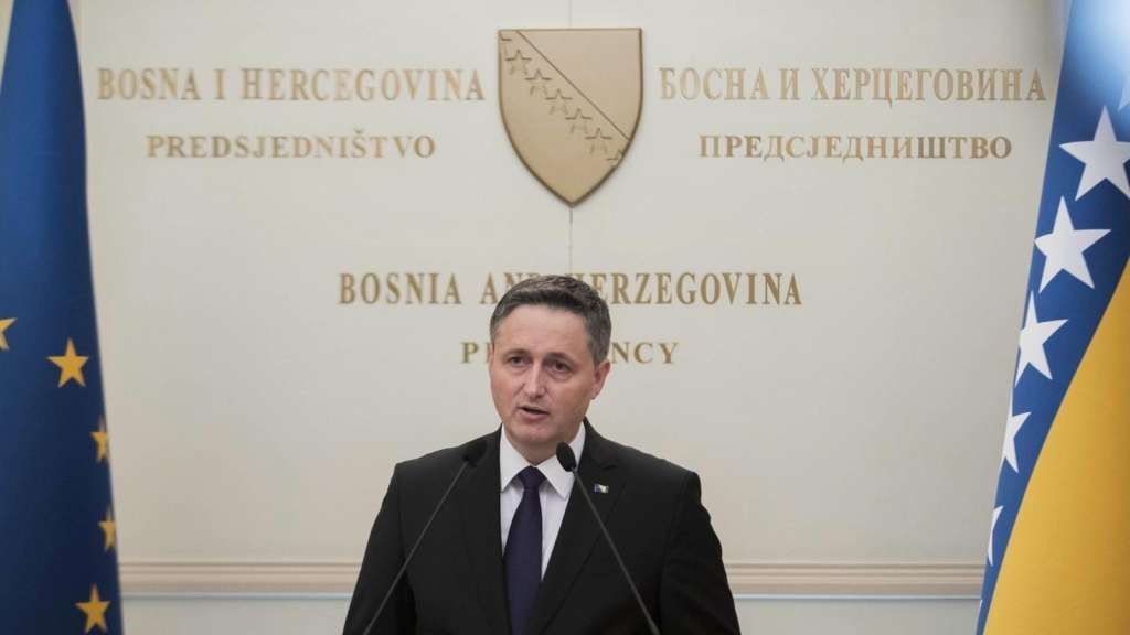 On je naveo da svako ko nasrne na BiH mora snati da će država snažno odgovoriti