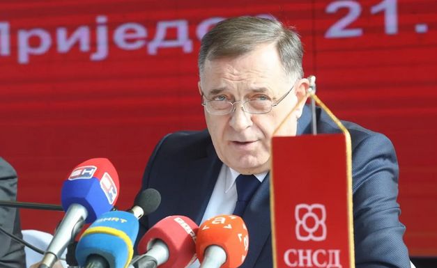Rekao je da žele da "osiguraju najbolje konekcije za srpski narod, ali da to ne ugrozi drugi narod ili ga dovede u podređenu poziciju".