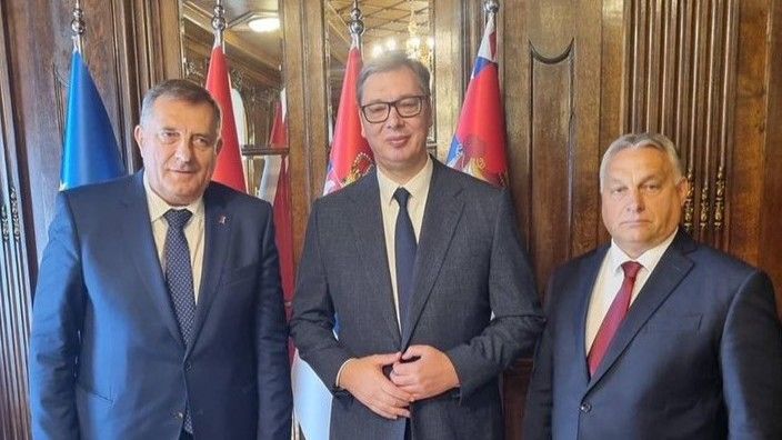 Helez o pritisku međunarodne zajednice nakon odbijanja saglasnosti za slijetanje mađarskih aviona