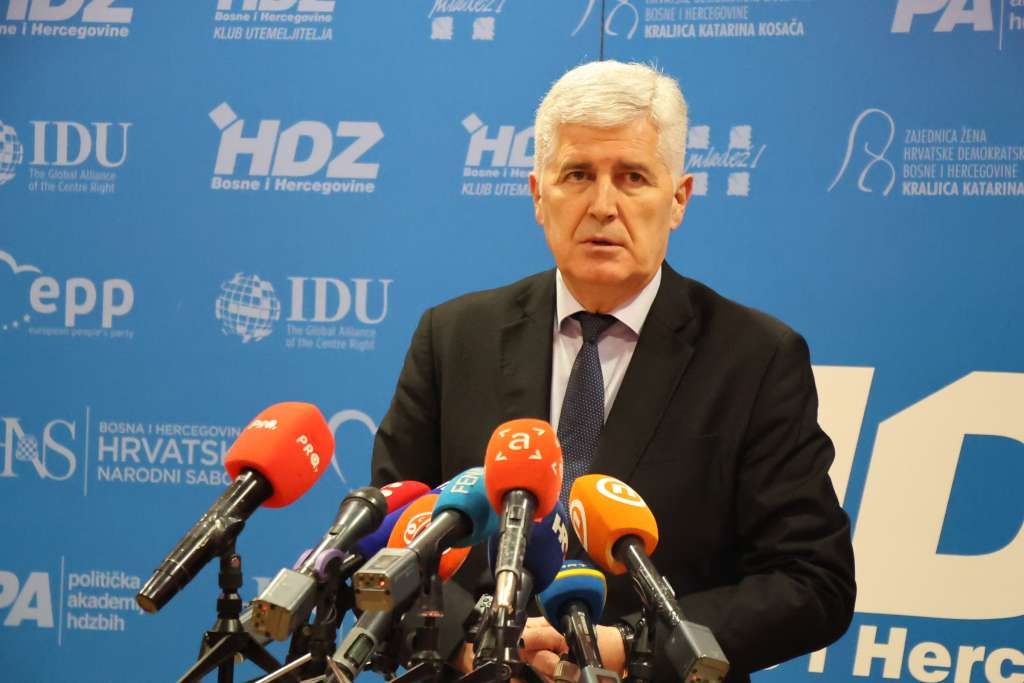 Na pitanje ko je odgovoran za najnoviju krizu, Čović je ustvrdio kako Milorad Dodik nije isključivi krivac.