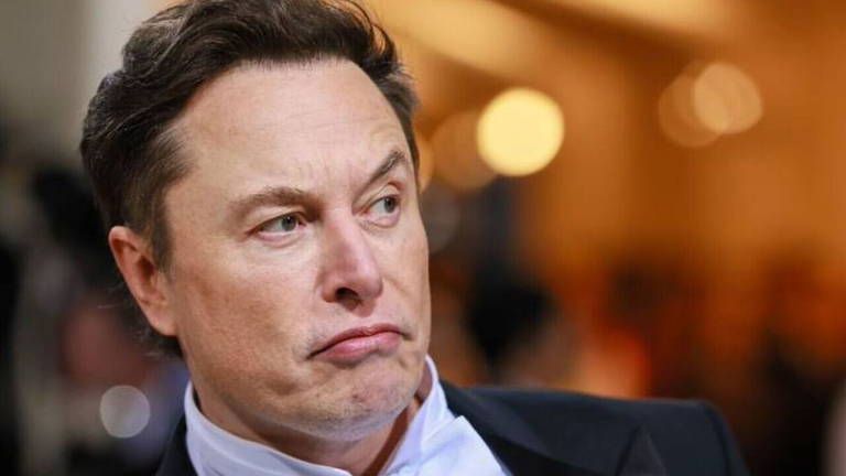 Oglasio se i poljski ministar Sikorski, koji je istaknuo da poljsko ministarstvo digitalizacije plaća oko 50 miliona dolara za ukrajinski pristup Starlinku