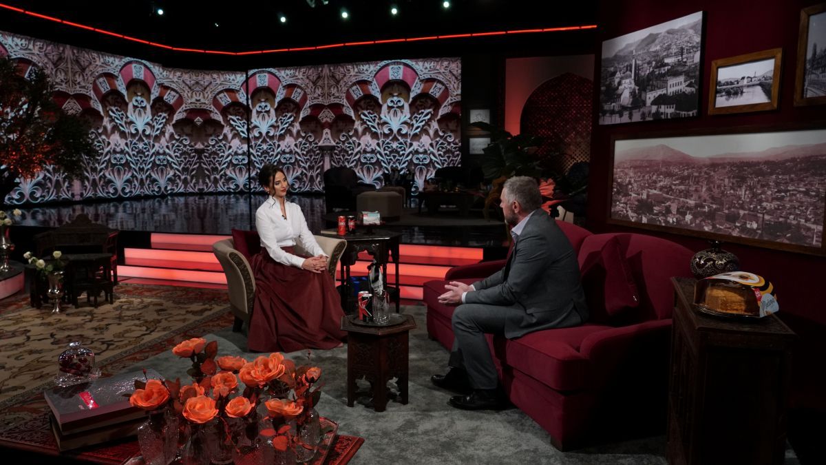 function r(){if(it(n),n.value===Hm){let o=null;throw new D(-950,o)}return n.value}