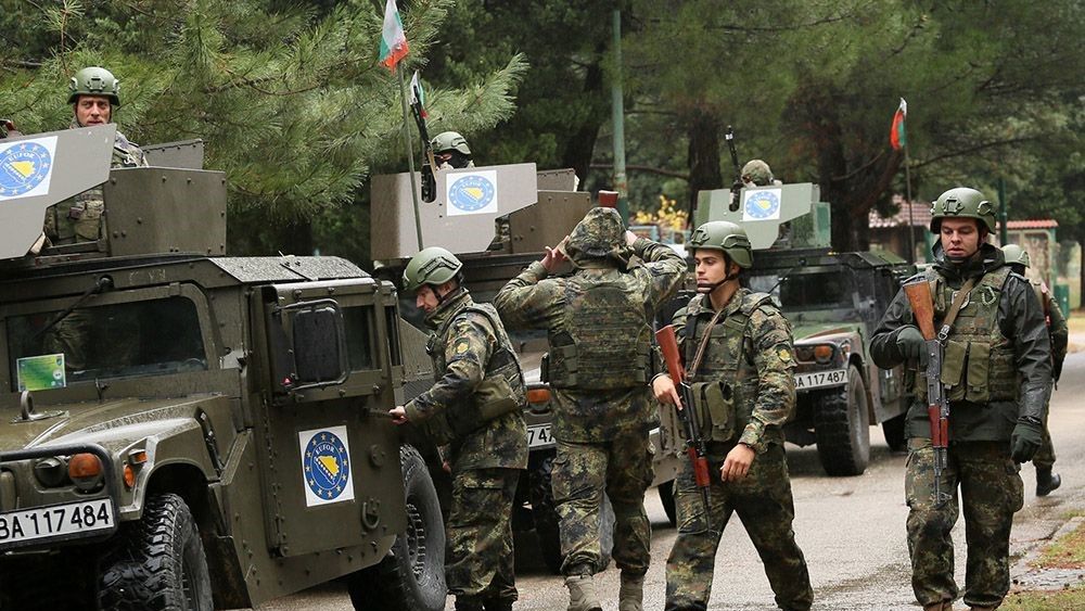 Više zvaničnika na državnom nivou zatražilo je reakciju EUFOR-a, kao garanta vojnog provođenja Dejtonskog mirovnog sporazuma, na neustavne poteze vlasti u Republici Srpskoj.