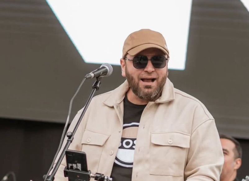 On je bio producent, pijanista, trombonista i kompozitor, magistar džez nauka, a bio je zaposlen kao profesor u Državnom muzičkom školskom centru (DMUC) „Sergej Mihailov” – Štip.