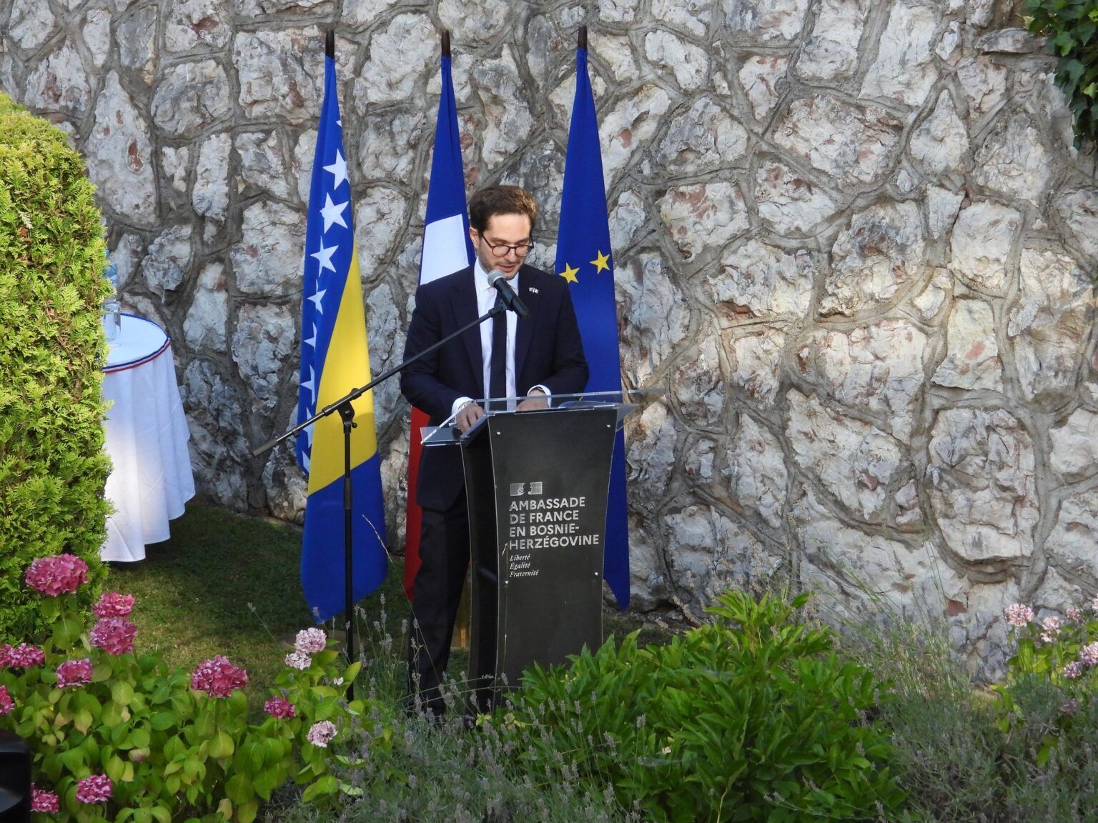 Pariz je ponovio podršku državnim institucijama Bosne i Hercegovine.                 