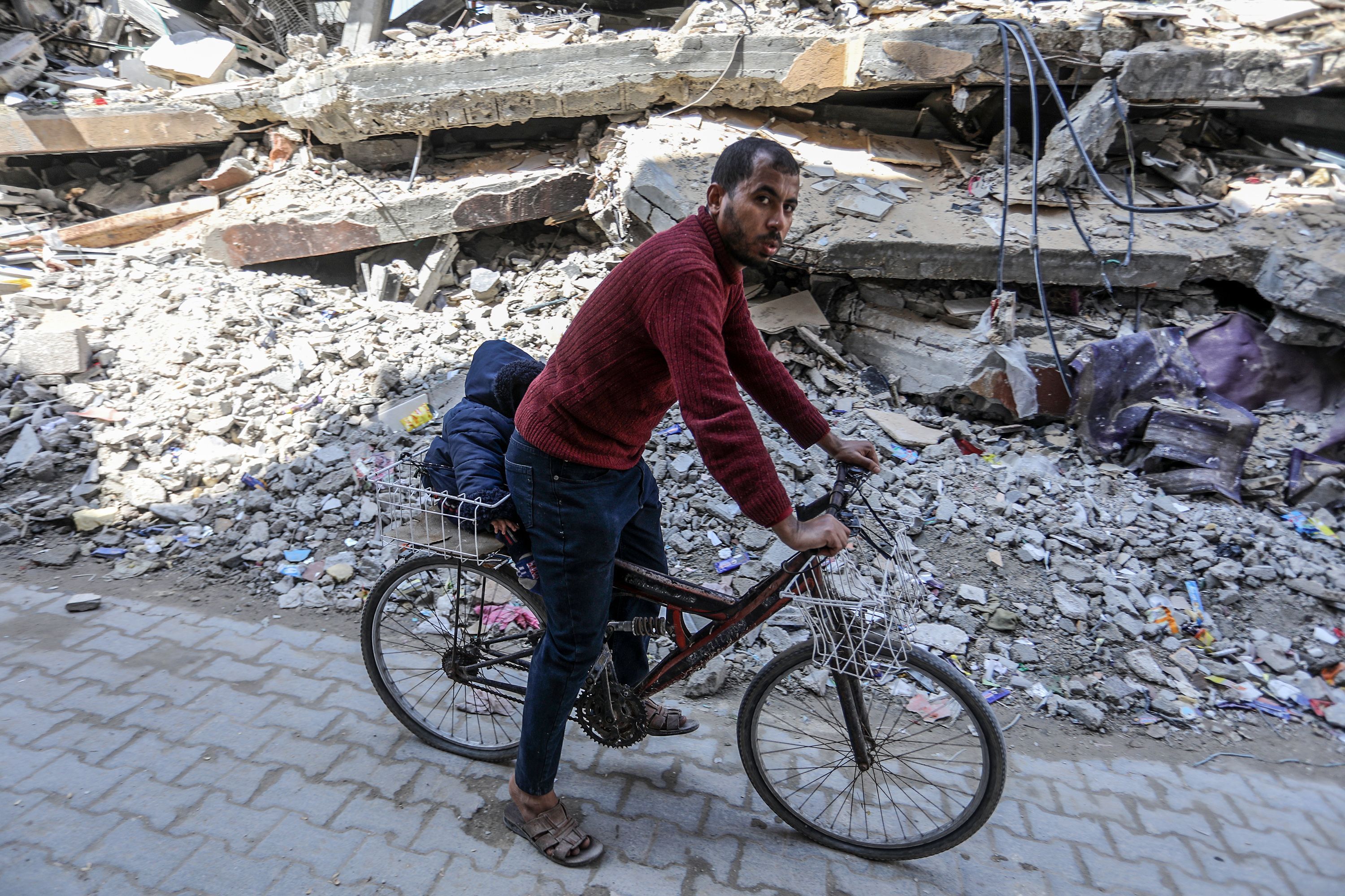 Palestinci koriste zaprežna vozila i bicikle uslijed nedostatka goriva