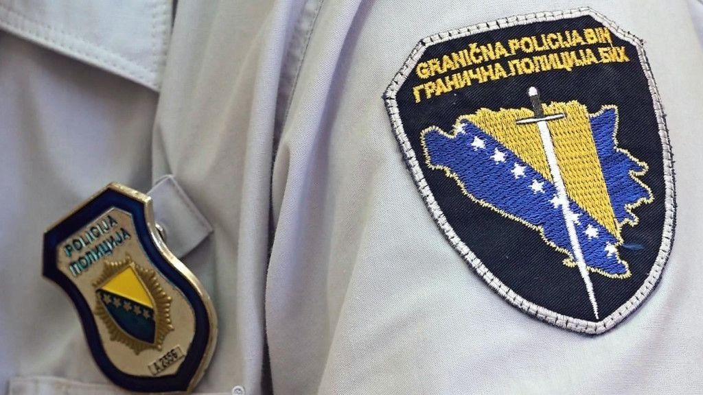Kvar na DMS sistemu i nestanak Interneta podudara se za zahtjevom za raspisivanje centralne potrage za Miloradom Dodikom, Nenadom Stevandićem i Radovanom Viškovićem
