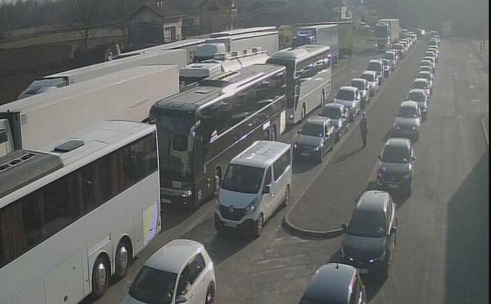 Pao sistem u Hrvatskoj, ogromna gužva na granici u Bosanskoj Gradišci
