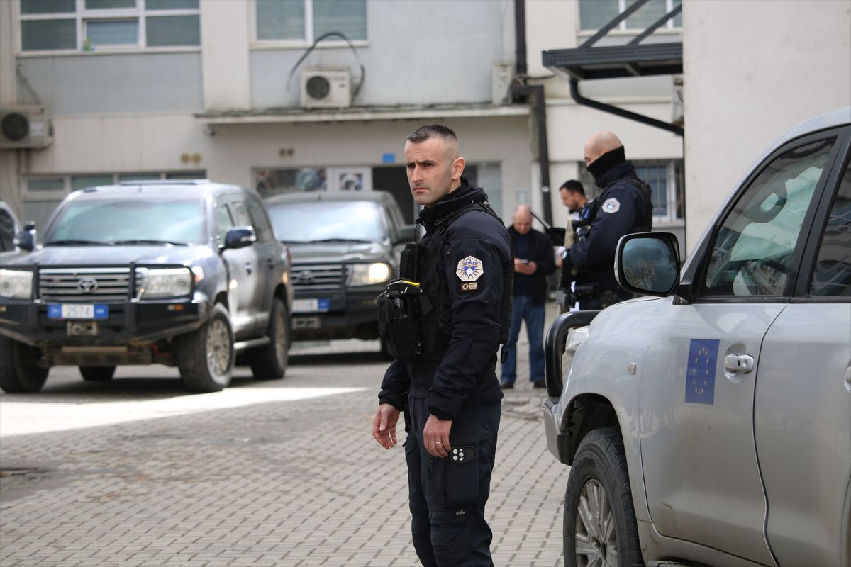 Hašim Tači iz haškog pritvora došao u posjetu bolesnom ocu u Prištinu