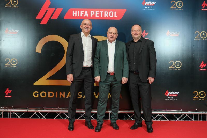 Prisutnima se obratio Ahmed Ahmetlić koji je predstavio impresivan rast kompanije – od prve benzinske pumpe u Vogošći do današnjih 60 benzinskih pumpi širom Bosne i Hercegovine 
