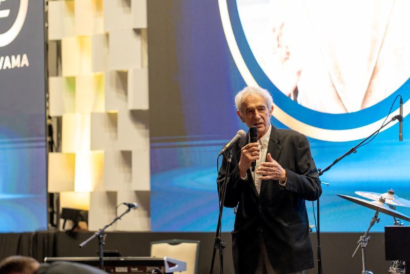 Prisutnima se obratio Ahmed Ahmetlić koji je predstavio impresivan rast kompanije – od prve benzinske pumpe u Vogošći do današnjih 60 benzinskih pumpi širom Bosne i Hercegovine 